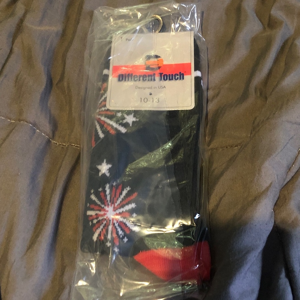 Different Touch Firework Pattern Dress Socks Mens 10-13 New With Defects NWD